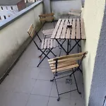 Kaiserbrunnen Gastromeile, City, Messe & Stadionnah