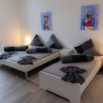 Kaiserbrunnen Gastromeile, City, Messe & Stadionnah