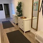 Kaiserbrunnen Gastromeile, City, Messe & Stadionnah شقة