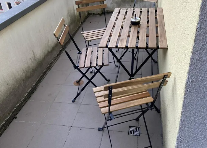 Kaiserbrunnen Gastromeile, City, Messe & Stadionnah